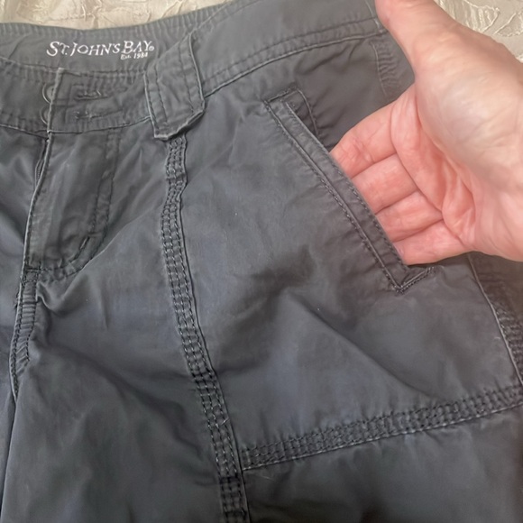 St. John Bay Women’s SZ 4P Gray 4 Pocket Cotton Shorts - Picture 4 of 12